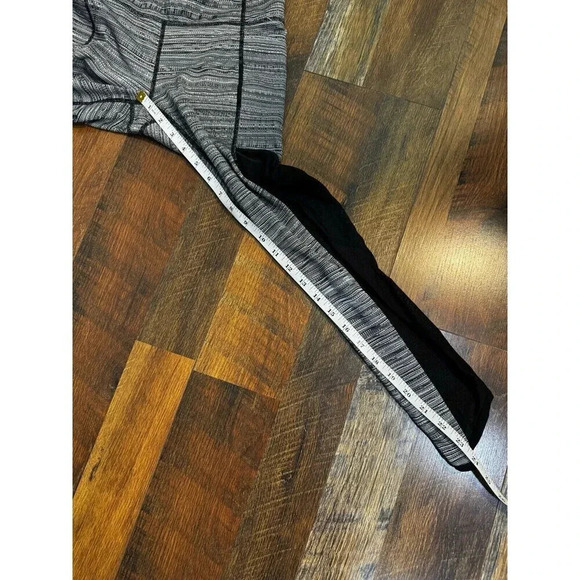 Athleta Gray Black Pavana 7/8 Tight Yoga Fitness Pant Leggings XS - Picture 4 of 6